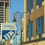 Enjoy All Reno Has To Offer In This 2Bd Resort Condo With Outdoor Pool Or Hot Tub