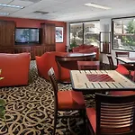 Enjoy All Reno Has To Offer In This 2Bd Resort Condo With Outdoor Pool Or Hot Tub