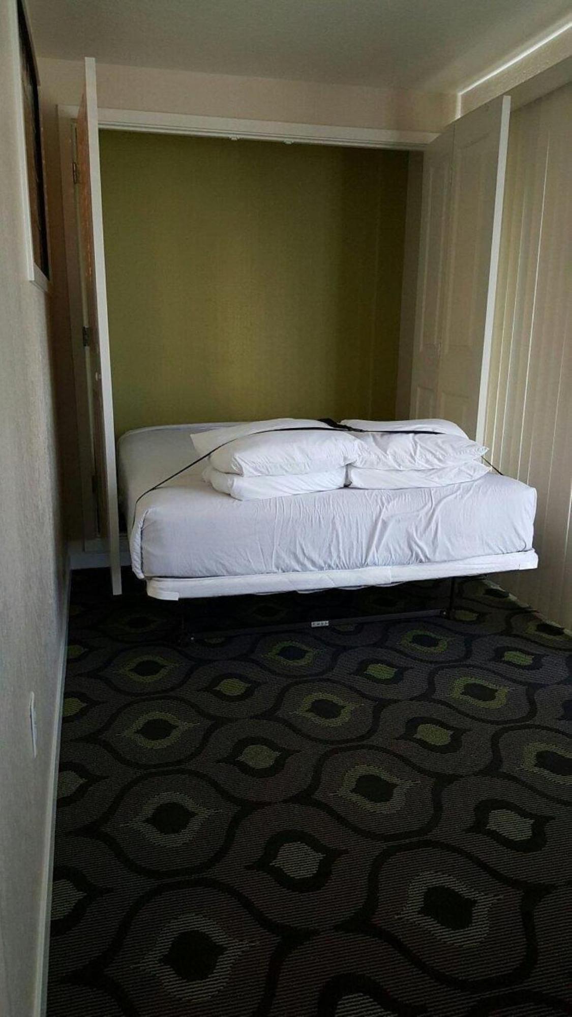 Enjoy Has To Offer In 2bd With Outdoor Pool Or Hot Tub * Reno