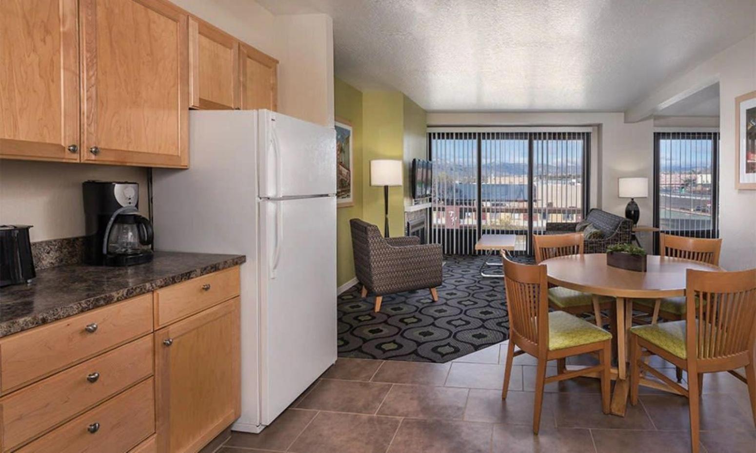 Enjoy Has To Offer In 2bd With Outdoor Pool Or Hot Tub Holiday home Reno
