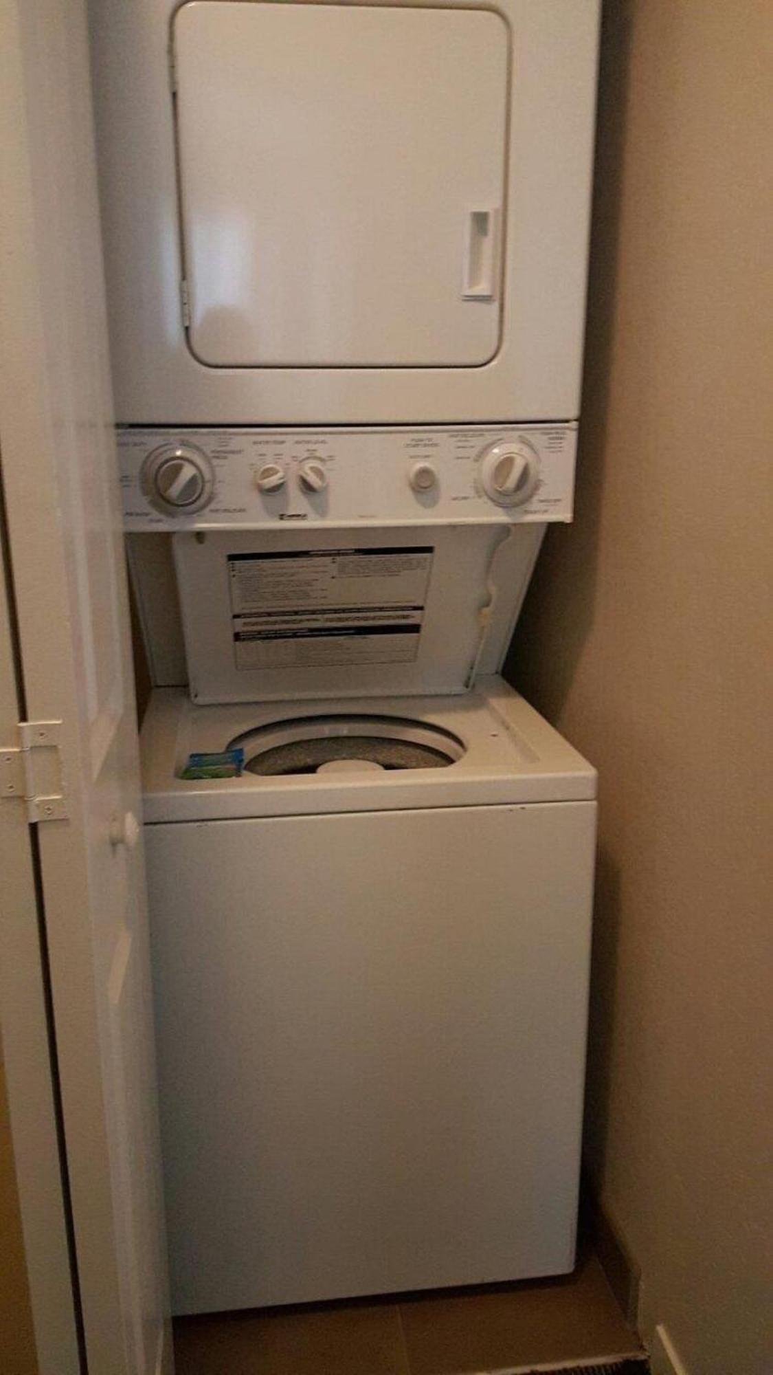 Enjoy Has To Offer In 2bd With Outdoor Pool Or Hot Tub Reno