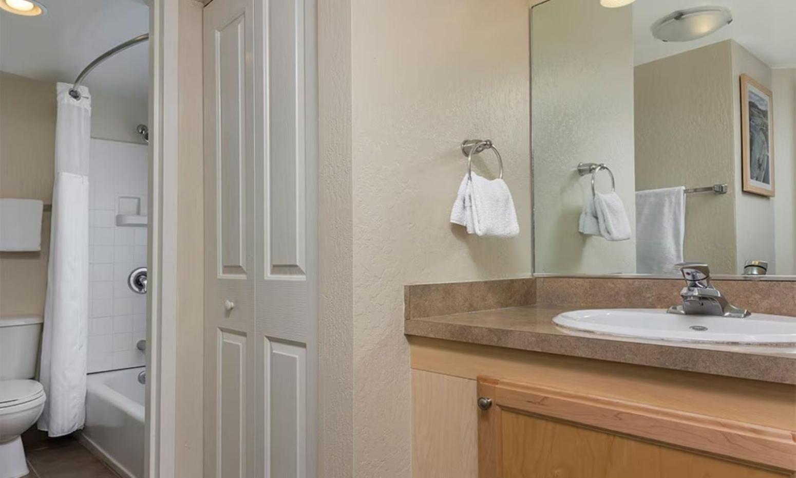 Enjoy Has To Offer In 2bd With Outdoor Pool Or Hot Tub Holiday home *