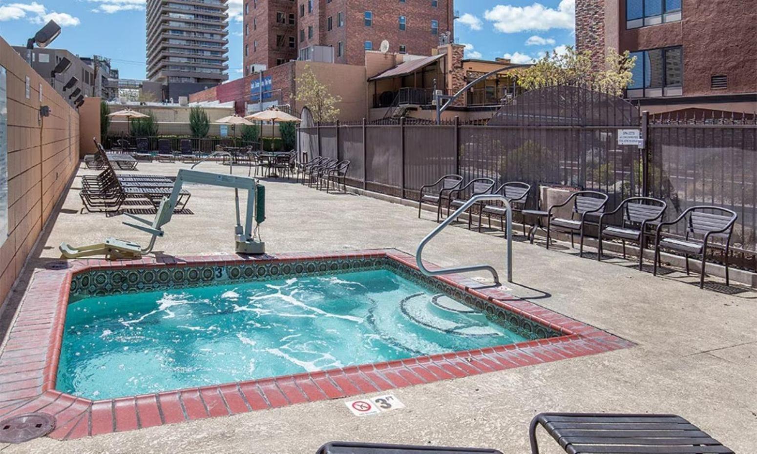 Enjoy Has To Offer In 2bd With Outdoor Pool Or Hot Tub Holiday home Reno